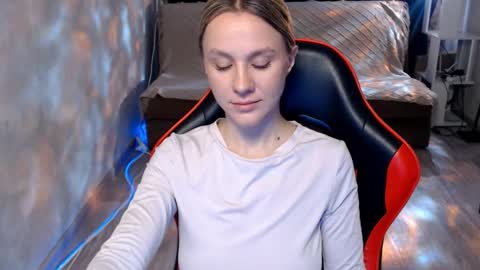 baby_kitte online show from March 11, 4:48 am