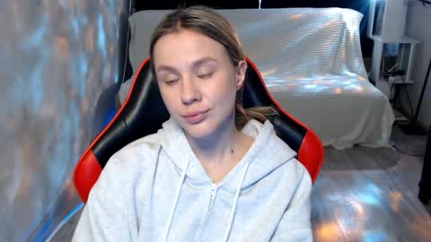 baby_kitte online show from March 16, 3:53 am