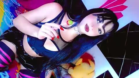 Tatii online show from December 3, 3:51 am