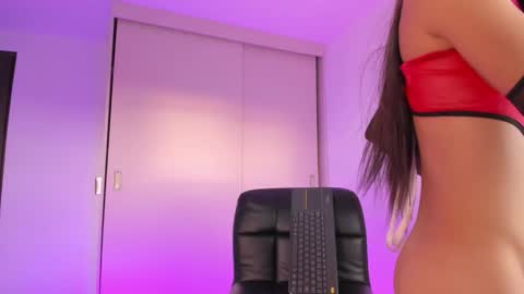 Snapshot of babymiaa__ chatting on October 21, 10:13 pm    online show from October 21, 10:13 pm