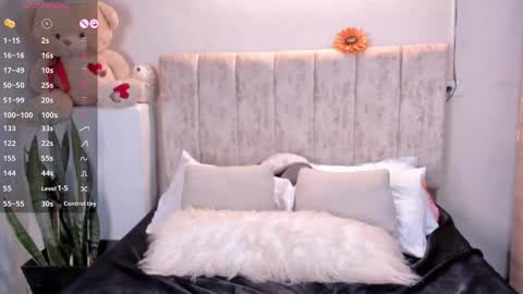 sophie online show from November 11, 9:28 pm