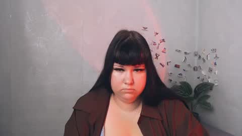 BabyTaera online show from August 6, 8:45 am