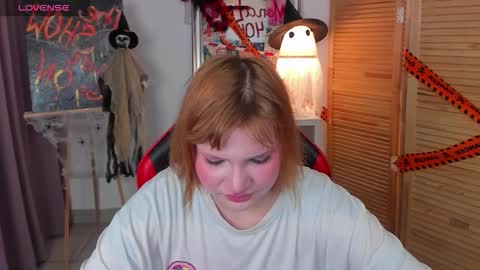 babyyulli online show from October 29, 8:49 am