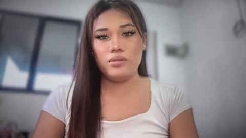 AMARA - FOLLOW ME AND THUMBS UP online show from May 22, 9:16 am