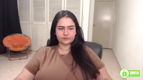 Snapshot of baddie_maddie_ chatting on September 18, 7:01 am want custom text me through my snap 3  online show from September 18, 7:01 am