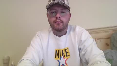 Snapshot of baddydaddy23 chatting on October 21, 8:12 pm Jon online show from October 21, 8:12 pm