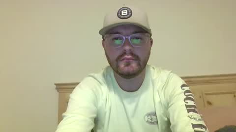 Snapshot of baddydaddy23 chatting on October 8, 1:35 am Jon online show from October 8, 1:35 am