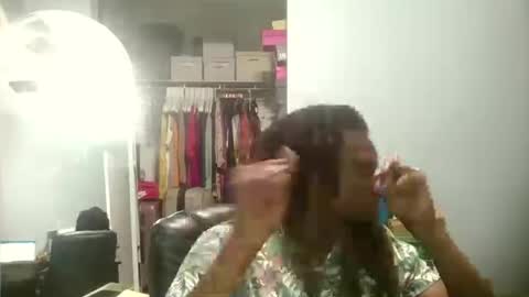 bahamian_linga online show from July 17, 1:18 am