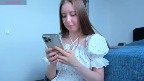 Kira online show from May 20, 1:17 pm