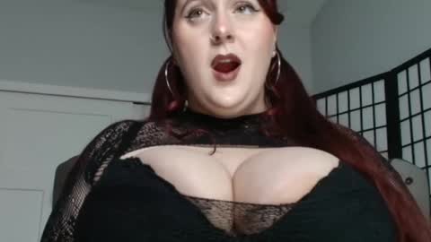 bambixxlynn online show from April 24, 1:07 am