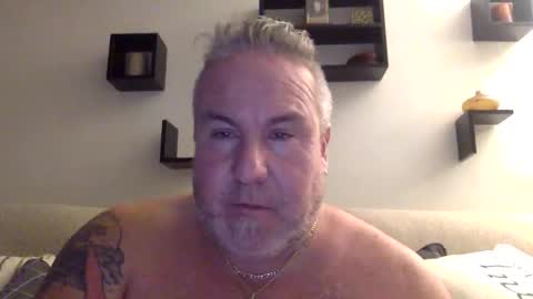 banana5289 online show from December 15, 9:11 pm