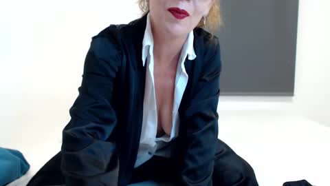 BARBARA DOMME online show from February 28, 12:36 am