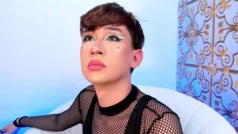          I work from home this is my room 3 online show from November 4, 5:20 am