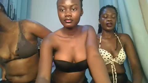 Snapshot of barbie_queen2 chatting on September 30, 2:00 am queen online show from September 30, 2:00 am