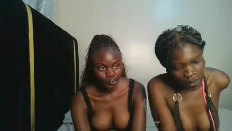 Snapshot of barbie_queen2 chatting on October 14, 9:29 pm queen online show from October 14, 9:29 pm