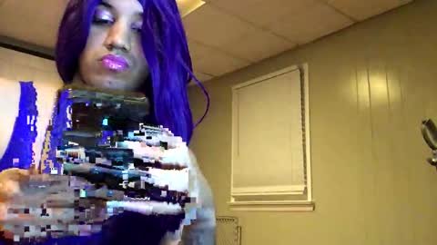 Snapshot of barbiegutzfan3 chatting on September 21, 2:15 am Tsbaby301 online show from September 21, 2:15 am