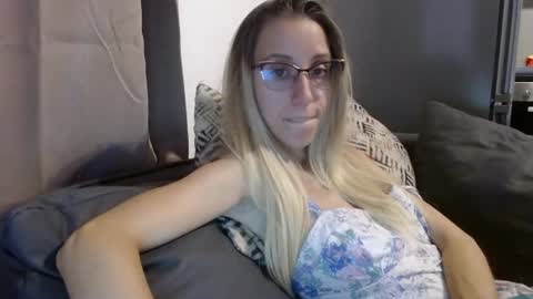 Lena online show from August 8, 4:50 pm