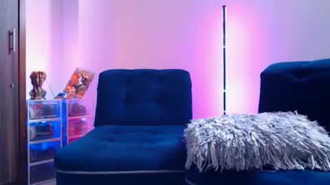 Bastian Independent Model online show from May 17, 12:03 pm
