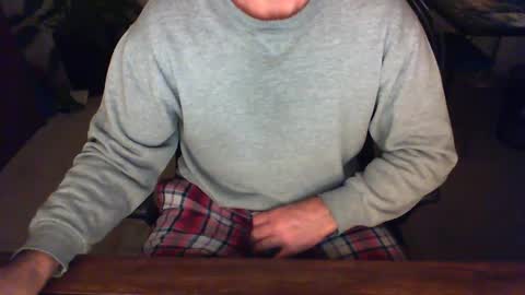 Snapshot of batebro13 chatting on December 8, 1:25 pm BateBro13 online show from December 8, 1:25 pm