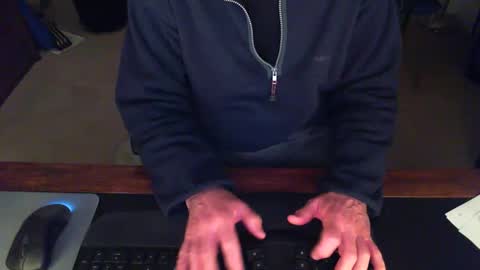 Snapshot of batebro13 chatting on January 8, 3:28 pm BateBro13 online show from January 8, 3:28 pm