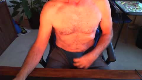 Snapshot of batebro13 chatting on January 1, 4:07 pm BateBro13 online show from January 1, 4:07 pm