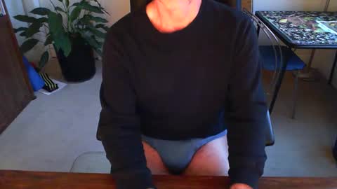 Snapshot of batebro13 chatting on December 28, 4:20 pm BateBro13 online show from December 28, 4:20 pm