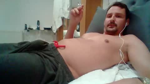 bearboudior online show from May 4, 9:54 pm