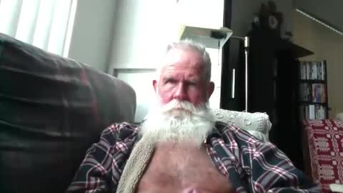 beardbushy online show from February 19, 6:18 pm