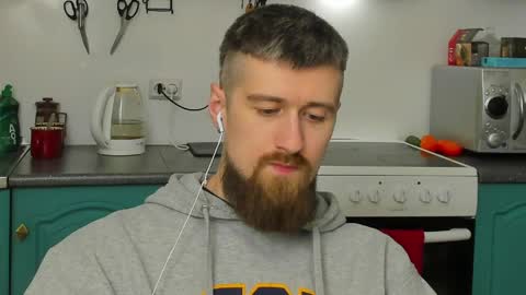 Zeus online show from April 14, 11:30 pm