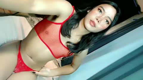 beatrice_luna online show from March 26, 4:45 pm