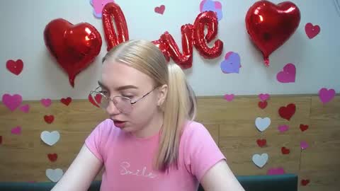 BeatriceFlyy online show from February 18, 8:27 am