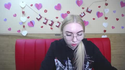 BeatriceFlyy online show from March 1, 10:45 am