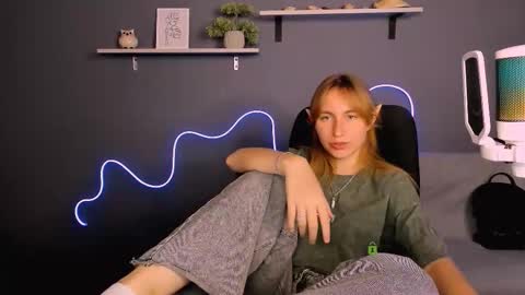 Snapshot of beauty_ginger chatting on September 17, 1:03 pm beauty_ginger online show from September 17, 1:03 pm