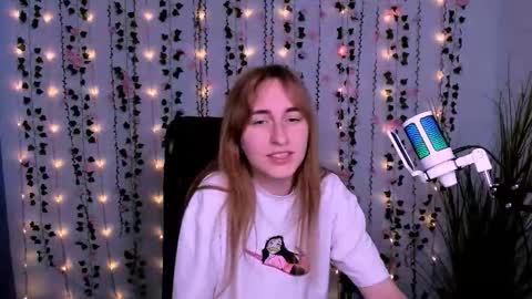 Snapshot of beauty_ginger chatting on October 15, 1:23 pm beauty_ginger online show from October 15, 1:23 pm
