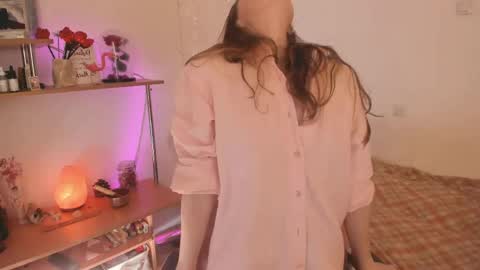 Eliise online show from May 22, 2:13 pm