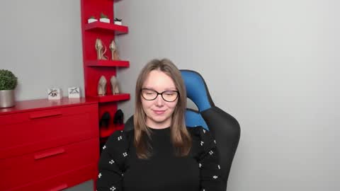 Zoe online show from October 3, 8:00 am