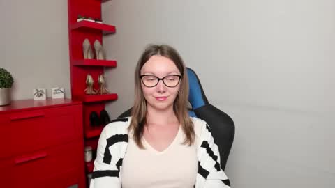 Zoe online show from September 12, 6:26 am