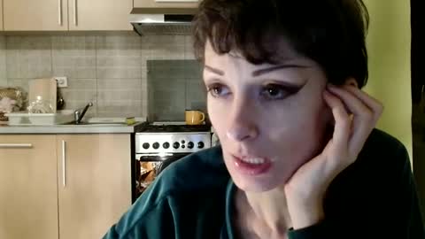 Raluca online show from December 13, 7:53 pm