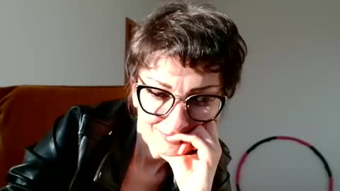 Raluca online show from March 8, 2:32 pm