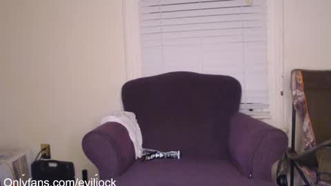 Snapshot of bebexxxdust chatting on December 19, 1:50 am bebe  dust online show from December 19, 1:50 am