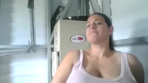 beccabee37 online show from April 8, 6:55 pm