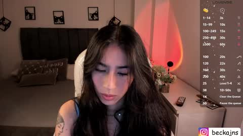 Marzhie online show from February 25, 2:15 pm