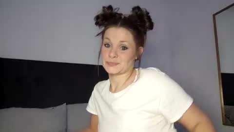 BECKY BOO  online show from March 17, 8:30 am