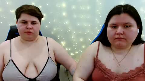 BeckyAndEllen online show from April 29, 8:24 pm