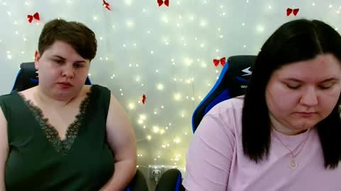 BeckyAndEllen online show from January 13, 1:30 pm