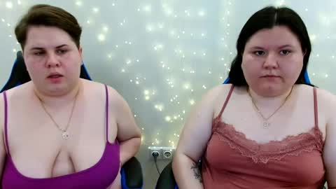 BeckyAndEllen online show from May 21, 6:58 pm