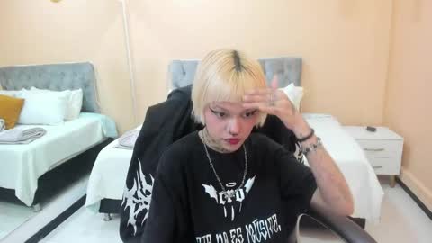 Bela online show from April 23, 1:02 pm