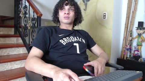 independent model online show from December 23, 11:17 pm