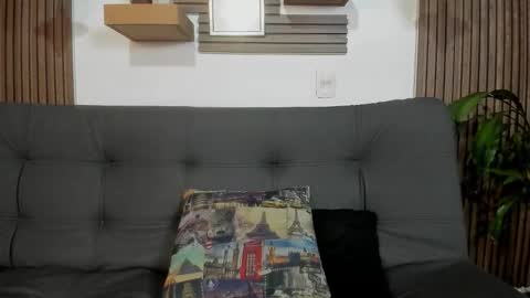 independent model online show from October 19, 12:04 am