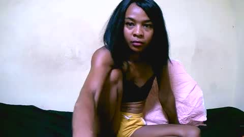 bella193999 online show from December 13, 1:33 pm